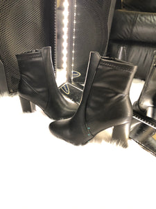 Bonnie Black Round Toe Boots, Booties