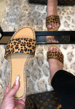 Load image into Gallery viewer, Lea Sandals - Leopard
