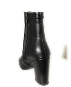 Bonnie Black Round Toe Boots, Booties